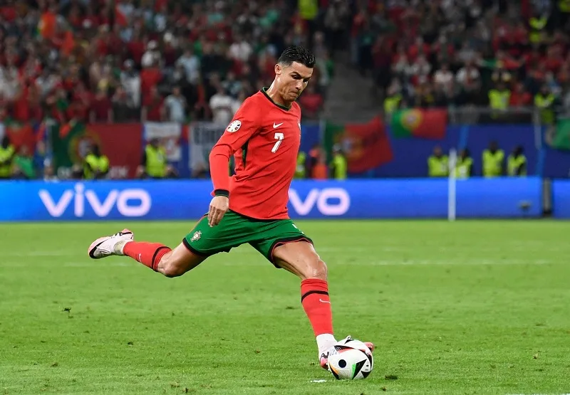 ronaldo bao nhieu tuoi